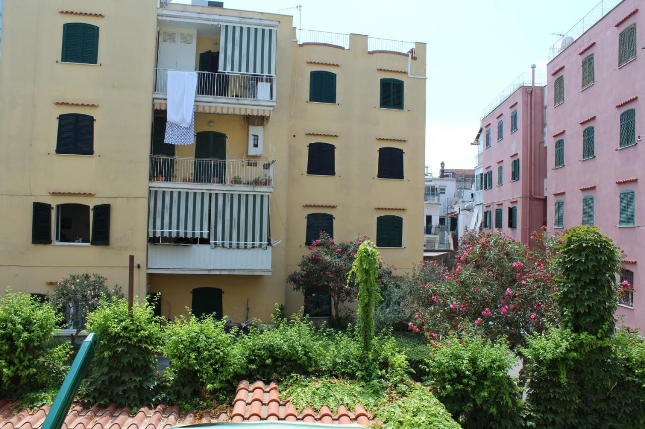La Casa Ridente : Ischia Porto Lejlighed Eksteriør billede
