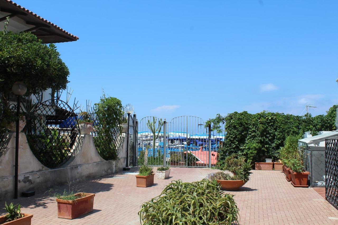 La Casa Ridente : Ischia Porto Lejlighed Eksteriør billede